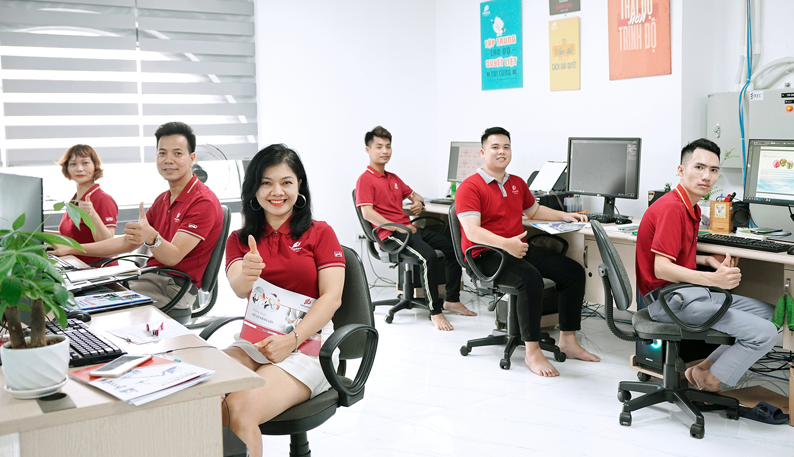 Đội ngũ nhân viên công ty In Hồng Đăng